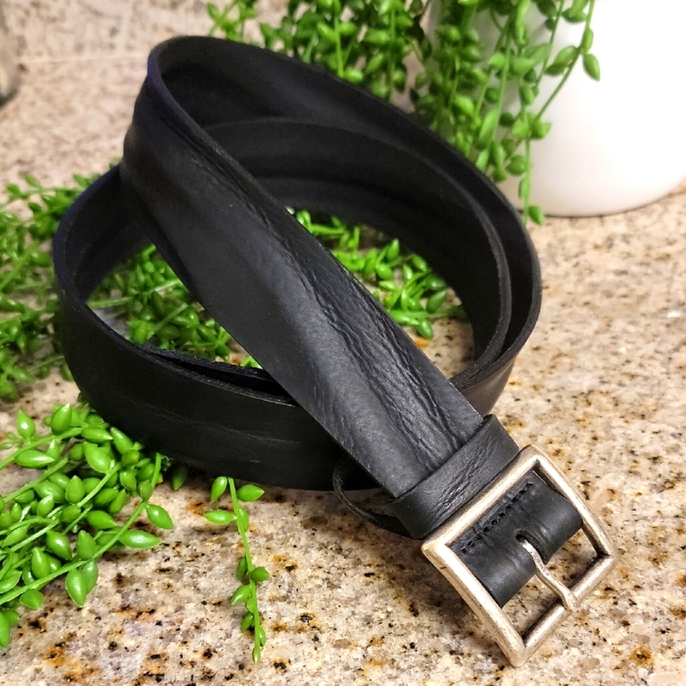 Allen Edmonds |Elegant Black Leather Men's Belt